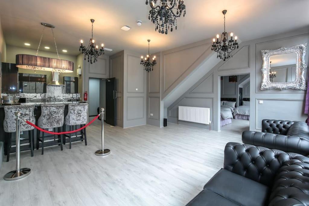 Manhattan Suite - Sleeps 24! Heart Of ลิเวอร์พูล ภายนอก รูปภาพ